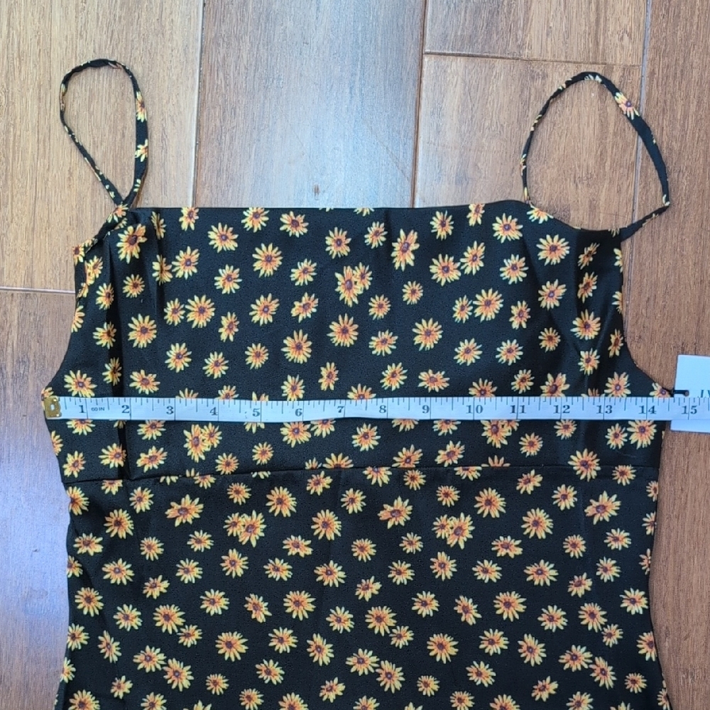WeWoreWhat Cowl Ditzy Daisies Midi Dress - Picture 11 of 15